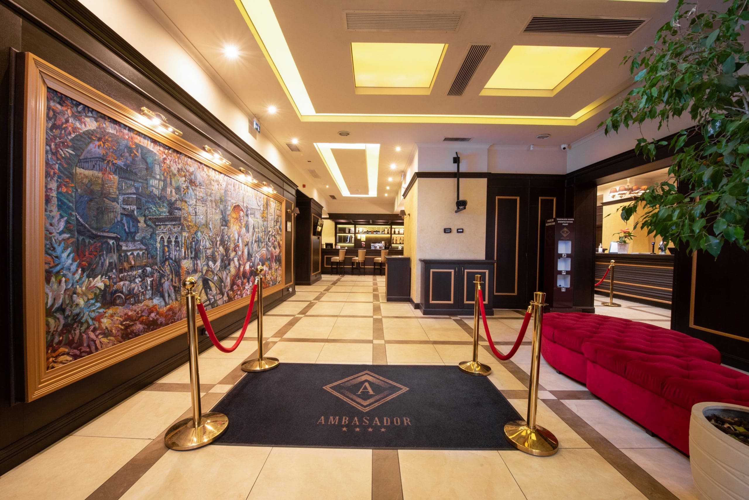 Hotel Ambasador intrare